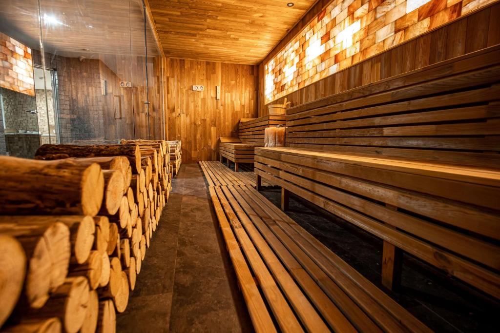 Hermanns Hotel & Spa Sibiu - Resim 15