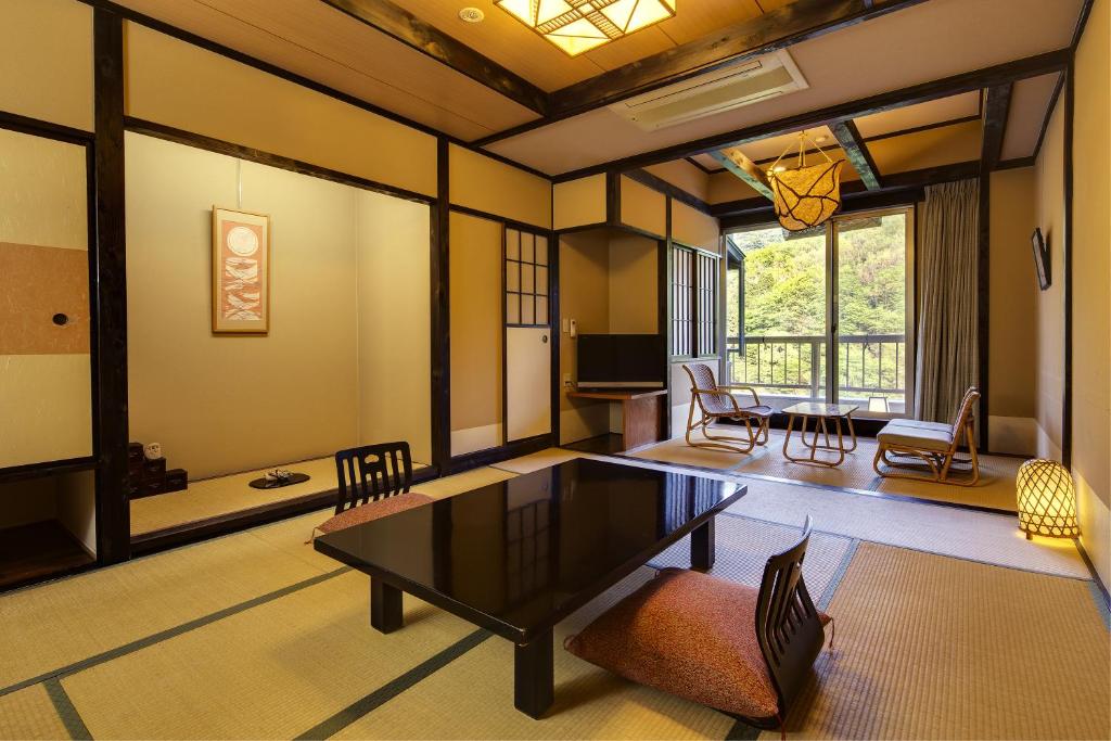 Posezení v ubytování Ryokan Fushioukaku
