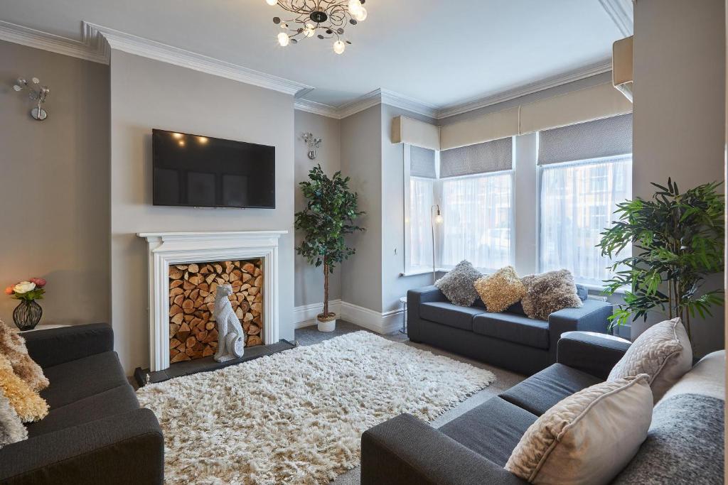 Host & Stay North Bay Villa, Scarborough Updated 2024 Prices