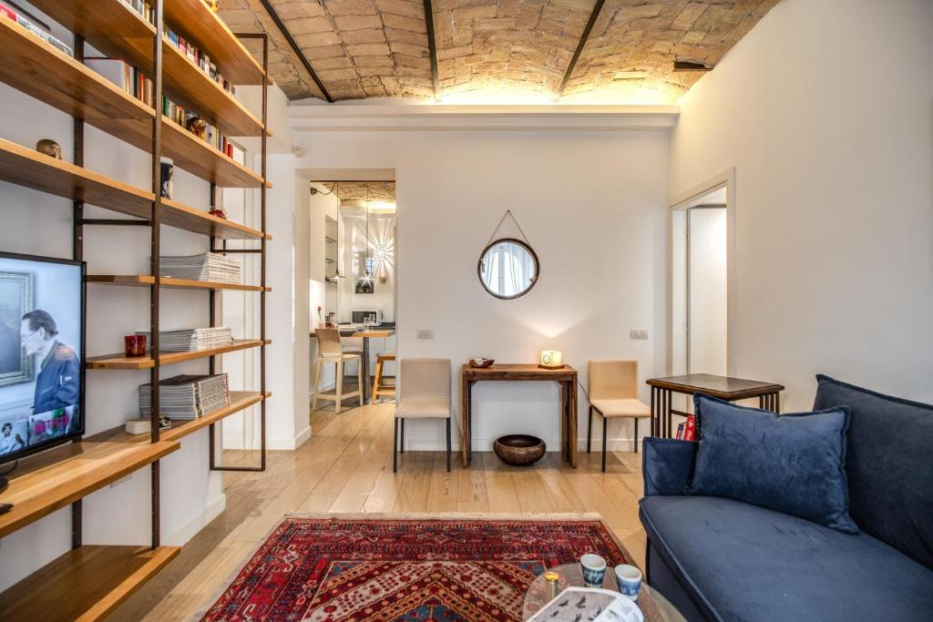 A kitchen or kitchenette at PgrHome Borgo Vittorio