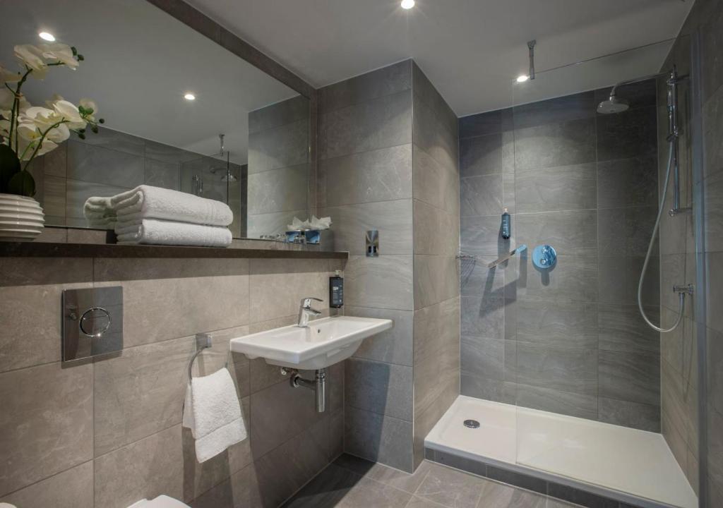 Clayton Hotel Chiswick - Resim 3