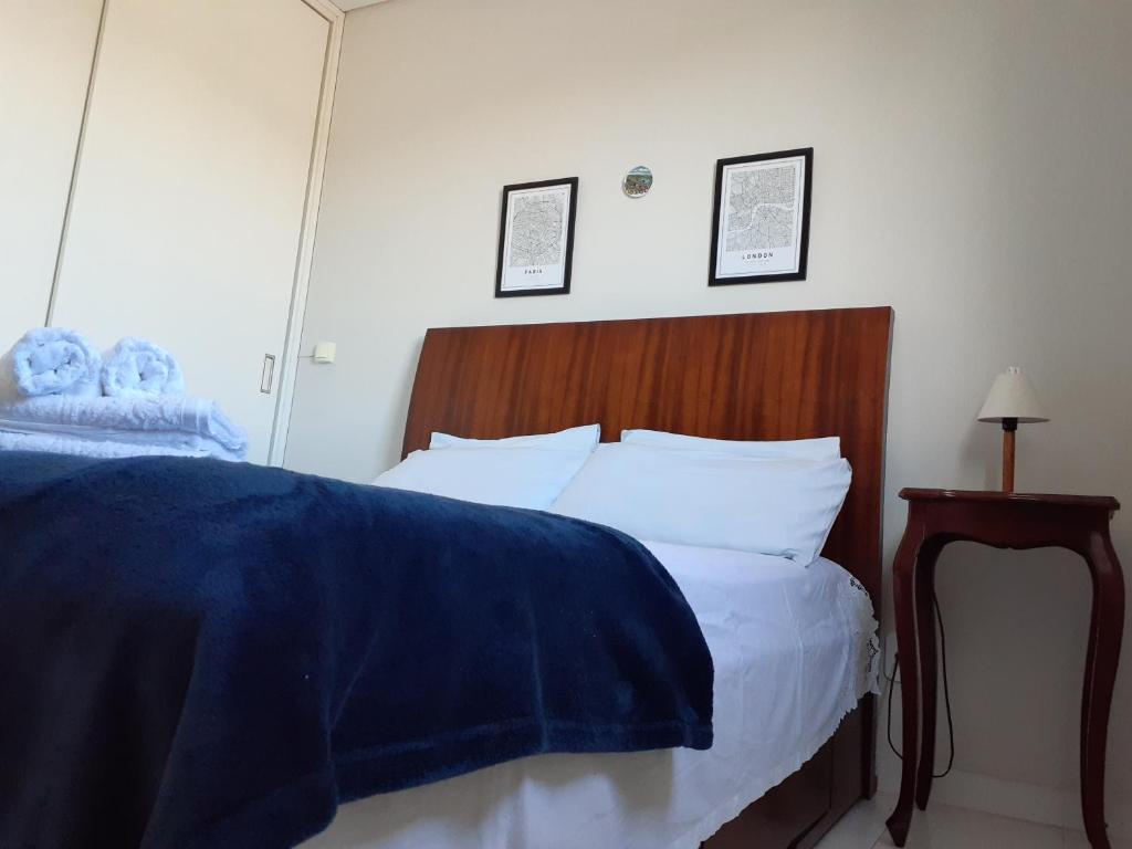 Cama o camas en una habitación en Lago Norte junto a Shopping Iguatemi AR Wi-Fi GARAGE
