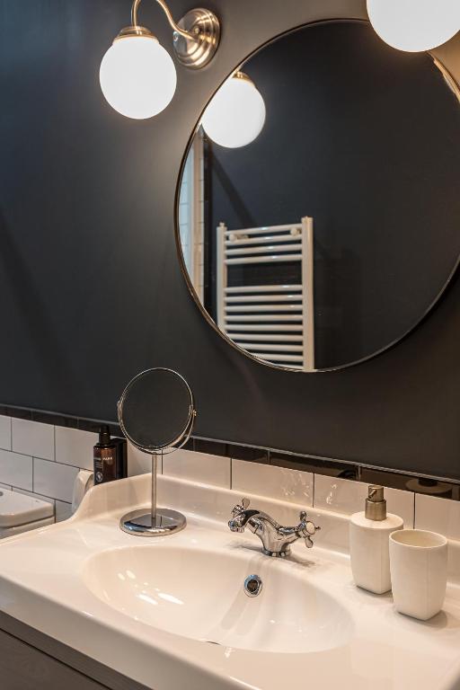 A bathroom at Waou La Latina IV - Alquiler Corta Duración