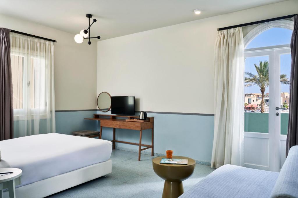 Turtle's Inn Hotel - 12