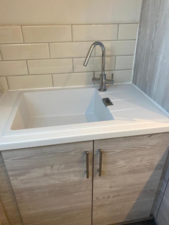 Quiet North London - 2 x Double Bedrooms - Close to Station and 20mins Central London - Apartamento De Dos Dormitorios