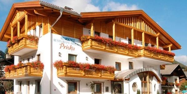Budova, kde se aparthotel nachází