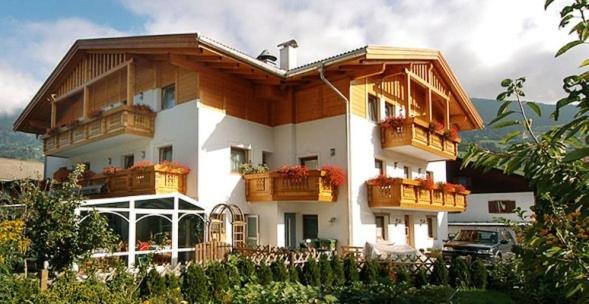 Budova, kde se aparthotel nachází