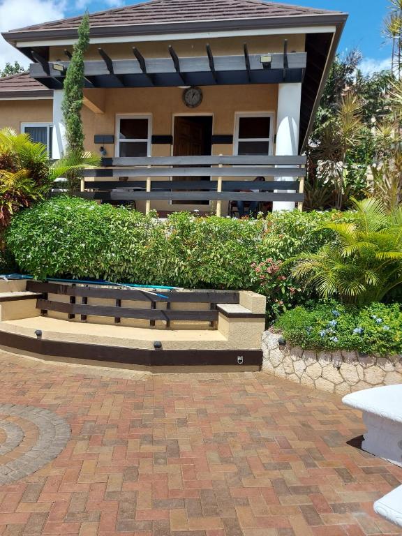 CITY VIEW COTTAGE, Kingston Updated 2023 Prices