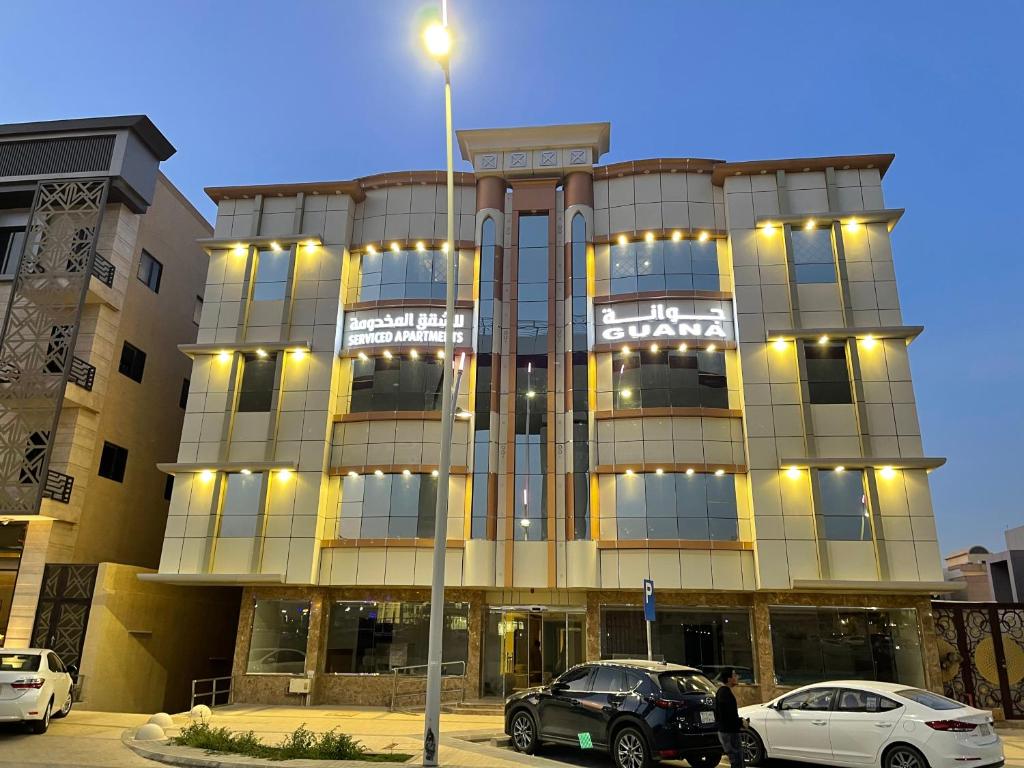 Bangunan di mana terletaknya aparthotel ini