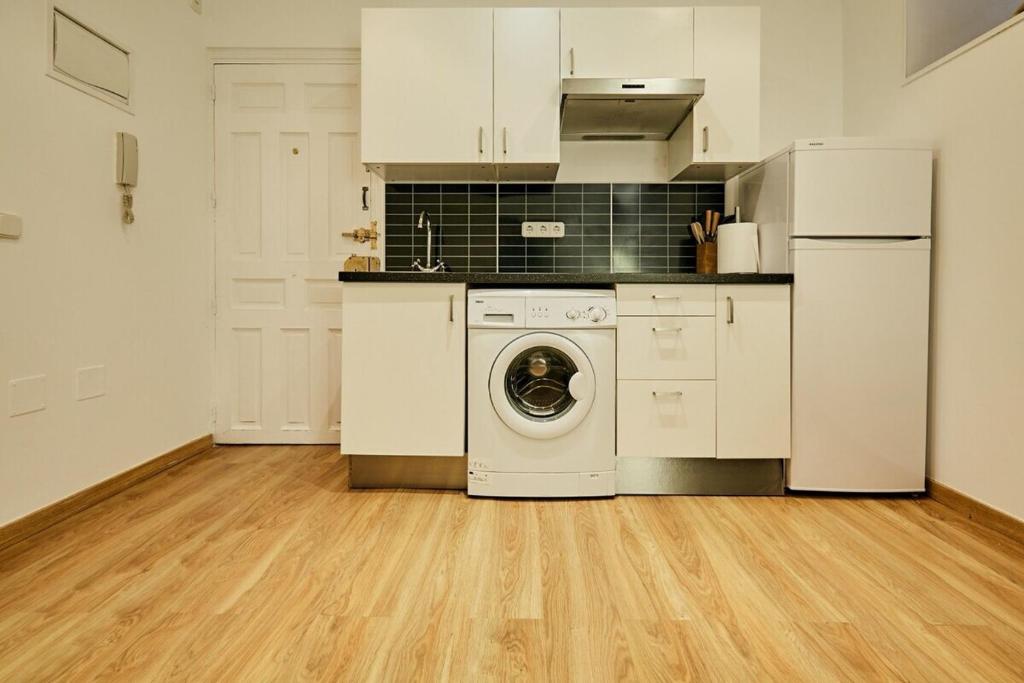 Kuchyň nebo kuchyňský kout v ubytování MyHouseSpain - Moderno piso I en Chueca