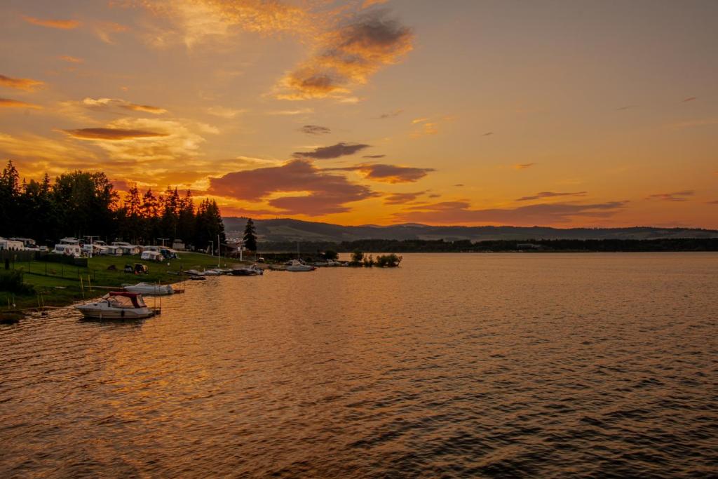 Táj Show holiday homes közelében