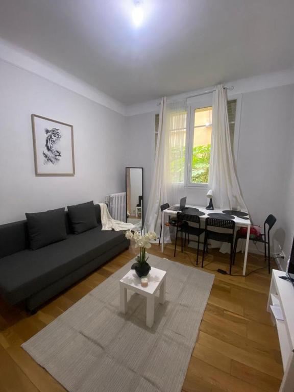 Apartment Cosy equiped flat next to Paris, Boulogne-Billancourt, France ...