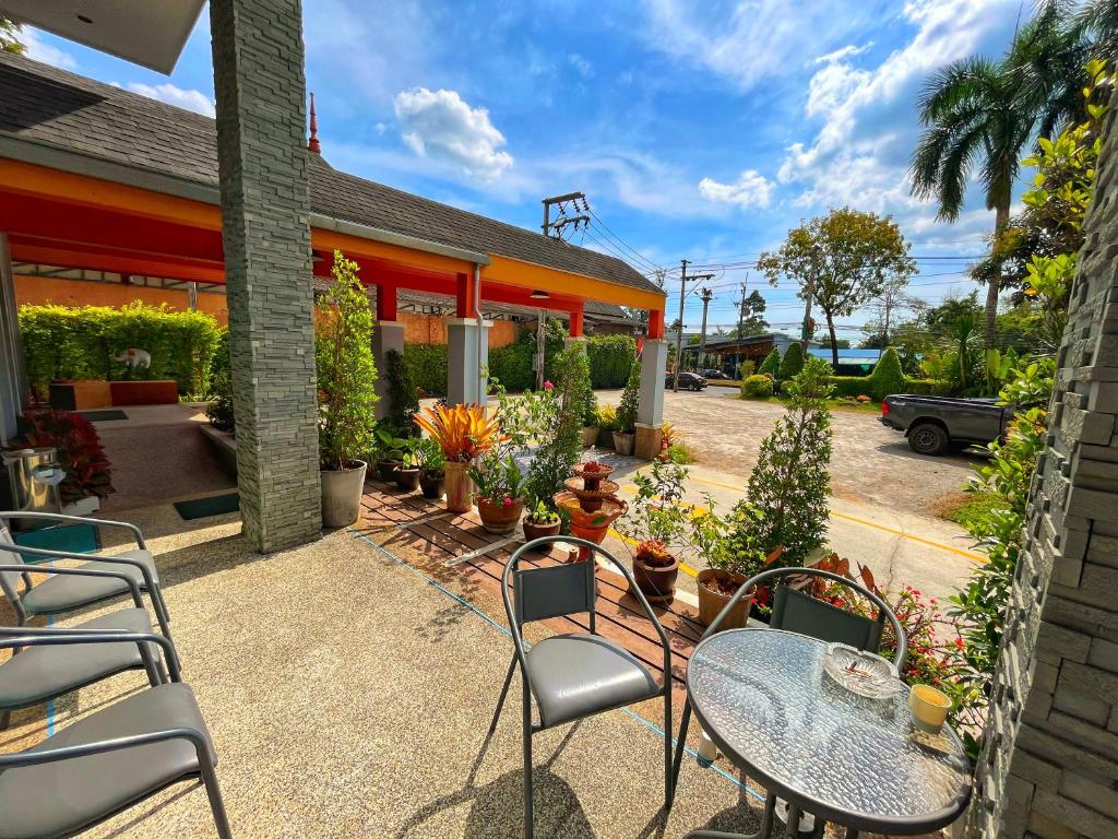 Peak Boutique City Hotel Krabi photo