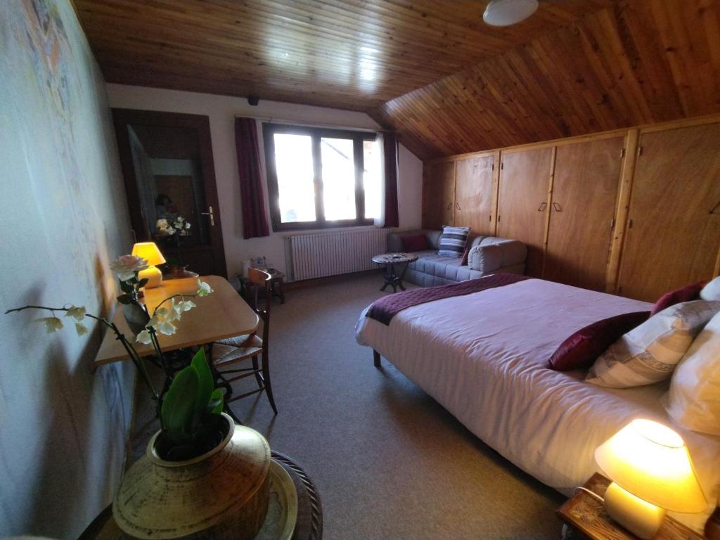 NOMAD ALP B&B - Habitación Triple Con Balcón