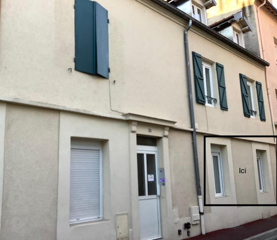 Budova, v ktorej sa apartmán nachádza