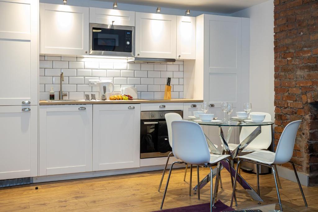 Pillo Rooms Serviced Apartments - Salford - Two-Bedroom Apartment
