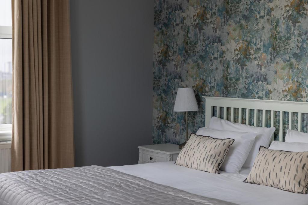 The Queens Hotel - 