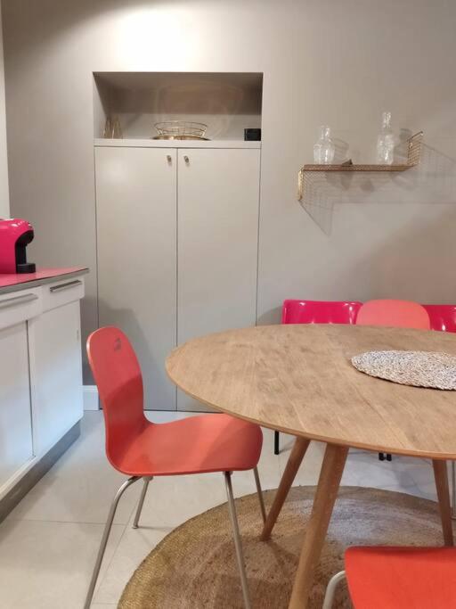 A kitchen or kitchenette at La vetrina sulla città