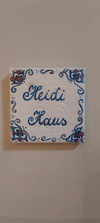 Zdjęcie z galerii obiektu APPARTAMENTO HEIDI IN CENTRO STORICO w mieście Lazise