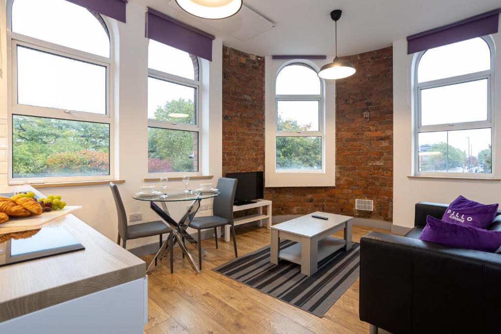 Pillo Rooms Serviced Apartments - Salford - One-Bedroom Apartment