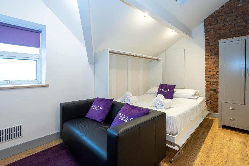 Pillo Rooms Serviced Apartments - Salford - Studio Apartment
