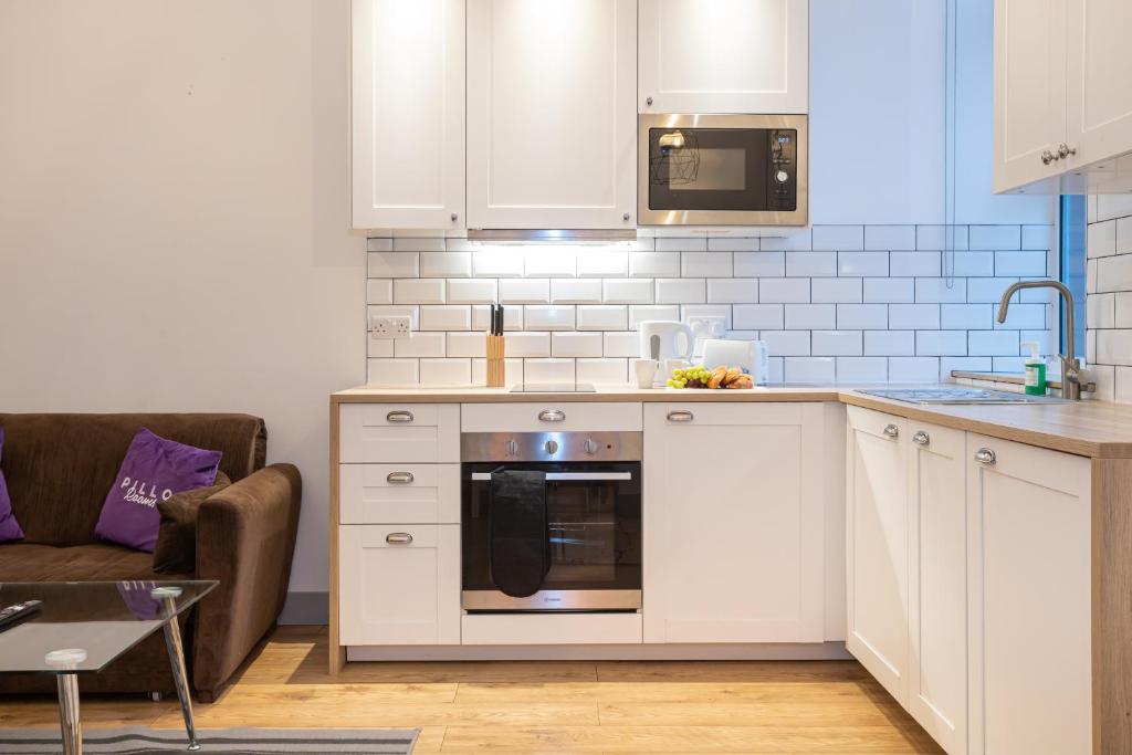 Pillo Rooms Serviced Apartments - Salford - Apartment - Ground Floor