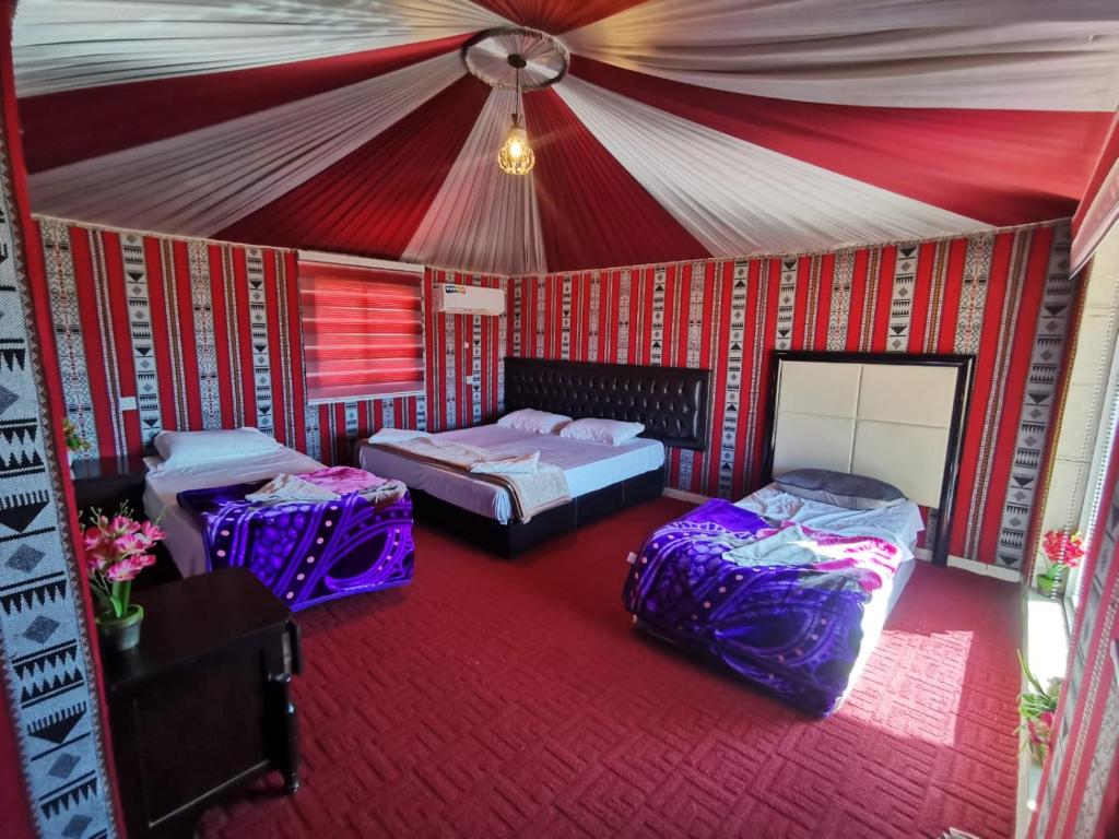 Rum Rayan magic camp - Triple Room Con Vista De Montaña