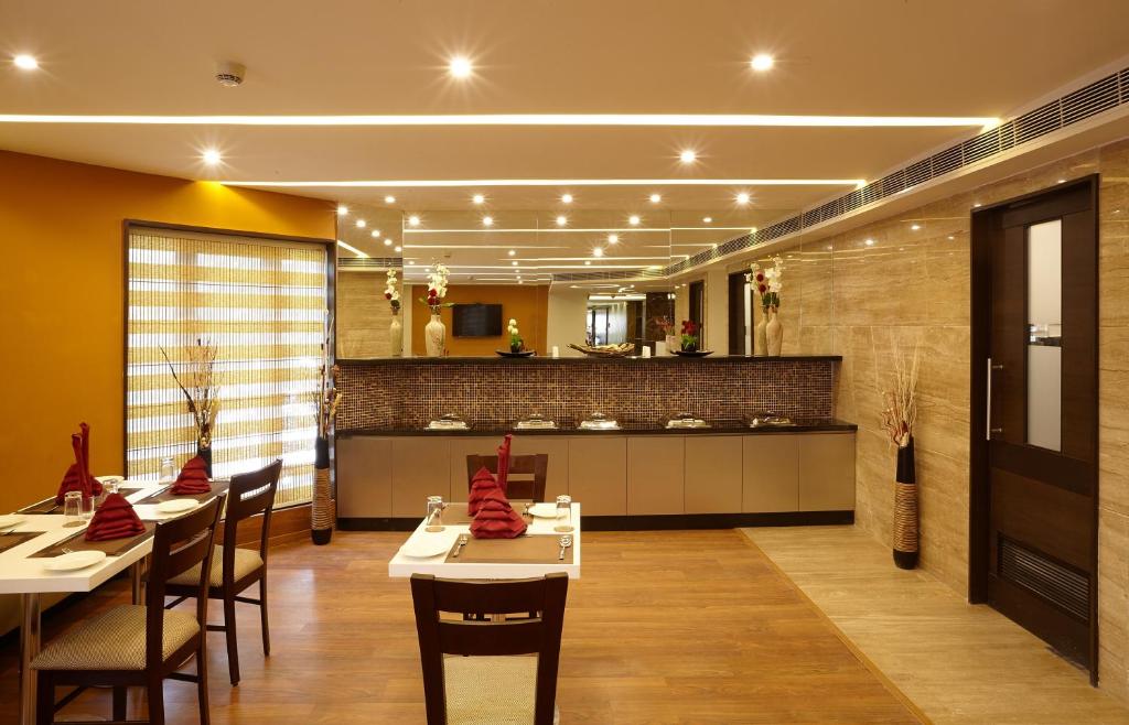 Restaurace v ubytování Golden Fruits Business Suites