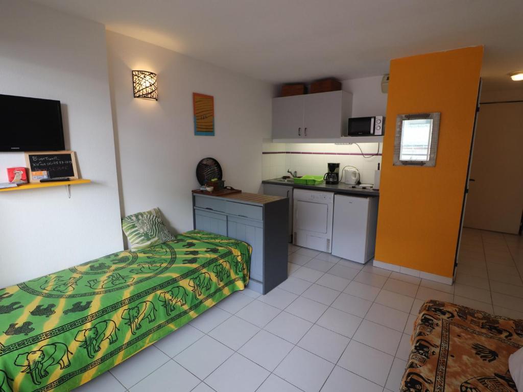 Fotografia z galérie ubytovania Studio équipé avec WIFI, piscine, accès plage - FR-1-472A-264 v destinácii Sète