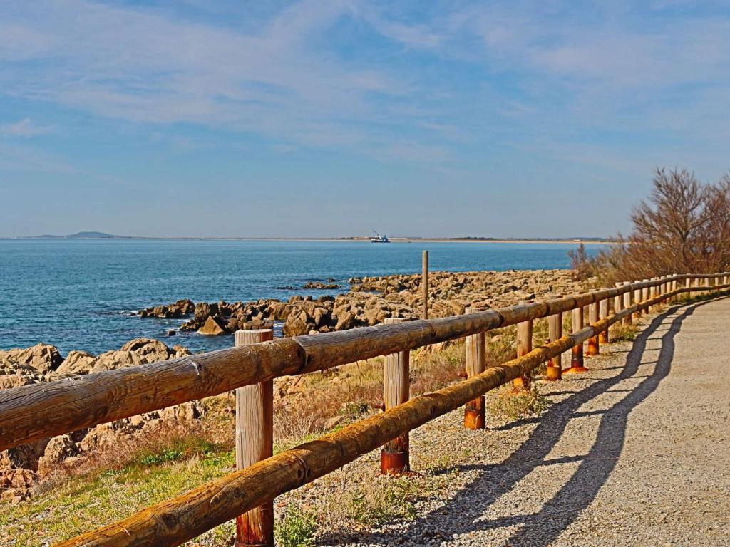 Fotografia z galérie ubytovania Studio équipé avec WIFI, piscine, accès plage - FR-1-472A-264 v destinácii Sète