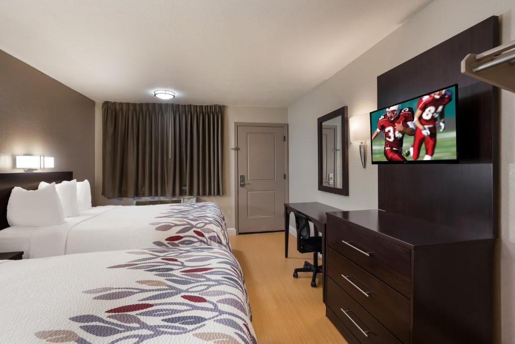 Red Roof Inn Stockton - Habitación De Lujo Con Dos Camas Dobles No Fumadores