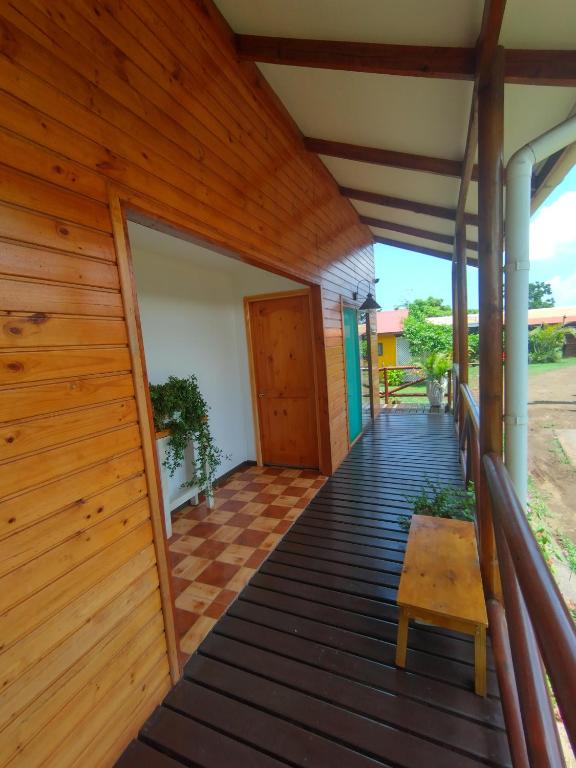 Balkón nebo terasa v ubytování Hostal Makohe Rapa Nui