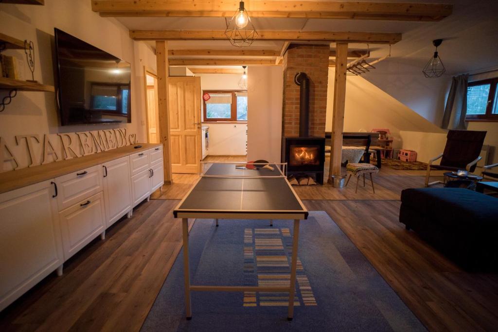 Stolní tenis v ubytování Apartmán Remedy nebo okolí