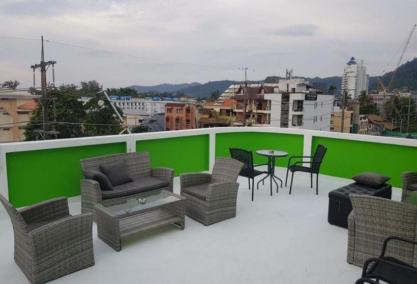 Nespecifikovaný výhled na hory nebo výhled na hory při pohledu z hotelu