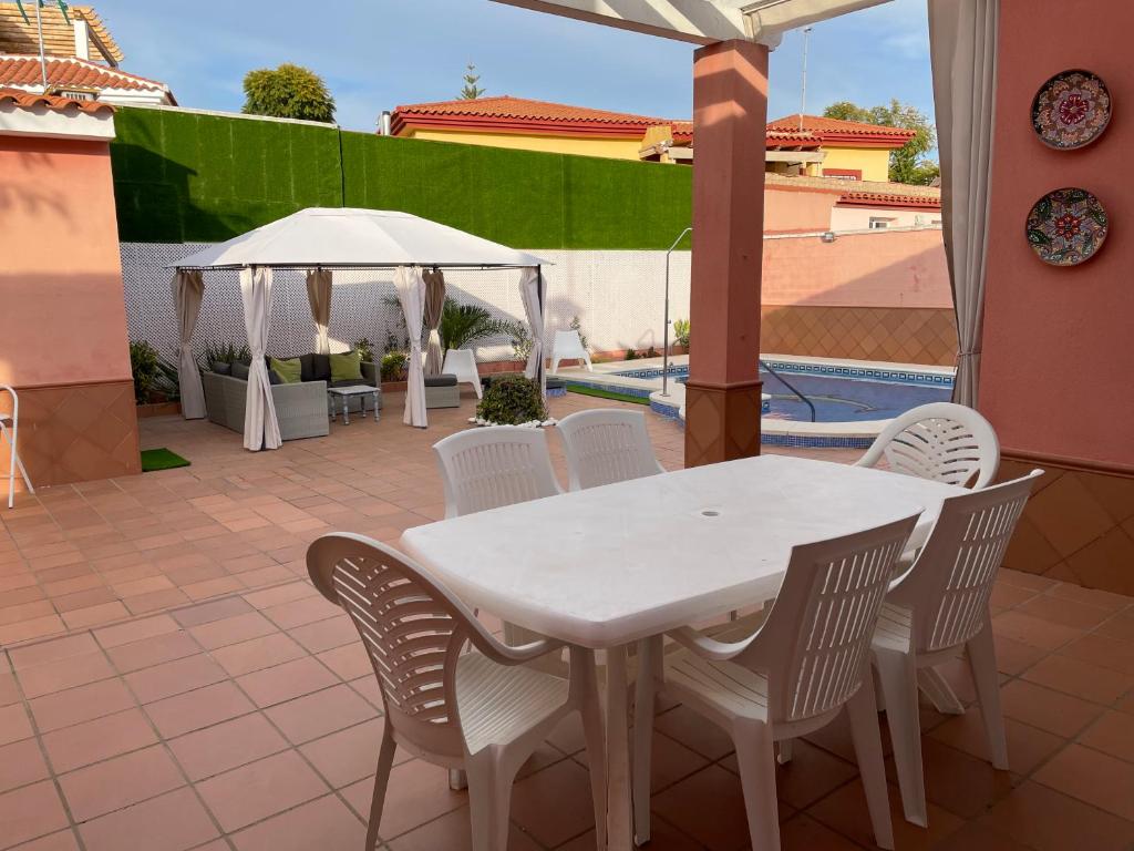 Agradable Casa independiente con piscina, Sevilla ...