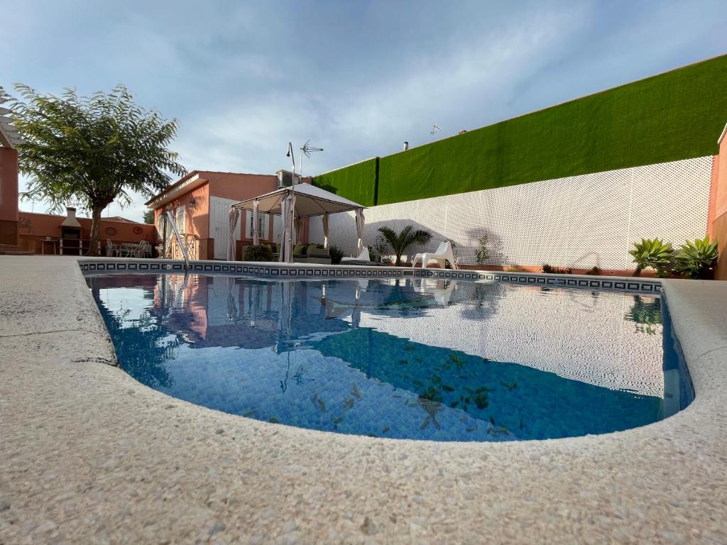 Agradable Casa independiente con piscina, Seville – Updated ...