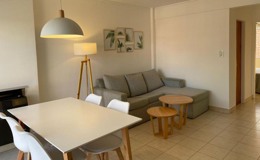 Departamento Céntrico con Cochera - 2 Ambientes - Tandil