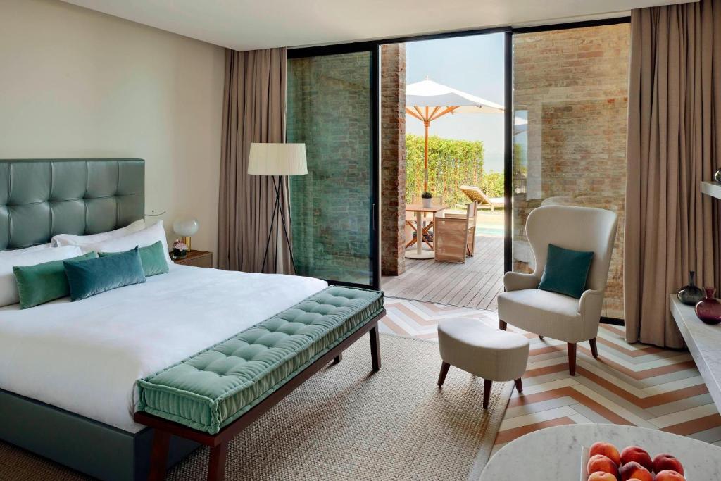 Postel nebo postele na pokoji v ubytování JW Marriott Venice Resort & Spa