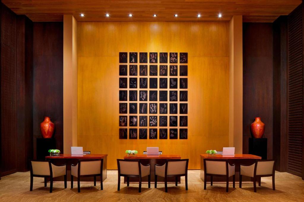 Best luxury hotels in Los Cabos 428594007