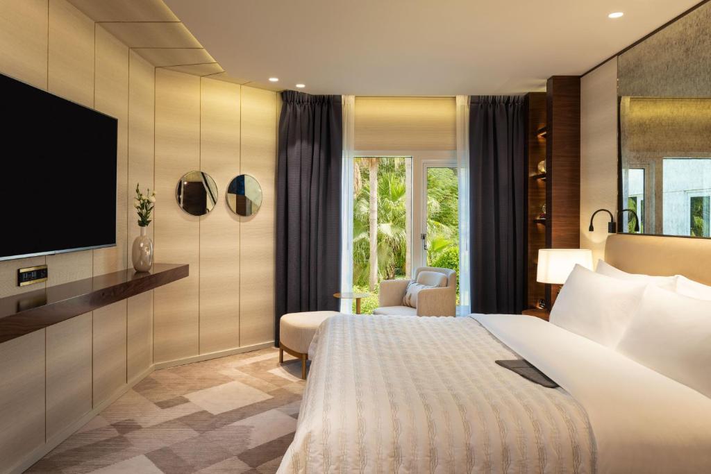Le Méridien Dubai Hotel & Conference Centre - Premium Suite, Executive Lounge Access, Afternoon Tea, Happy Hours And Airport Transfers, 1 Bedroom Executive Suite - Complimentary Transfer To Dubai Mall / Burj Khalifa & DXB Airport Shuttle Drop Off