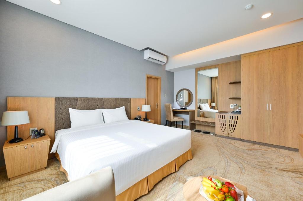 Phòng Premium Deluxe Có Giường Cỡ King Nhìn Ra Thành Phố