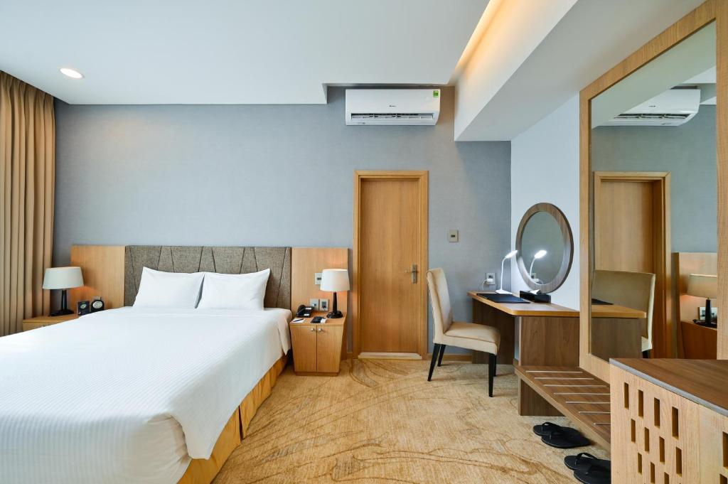 Phòng Premium Deluxe Có Giường Cỡ King Nhìn Ra Thành Phố