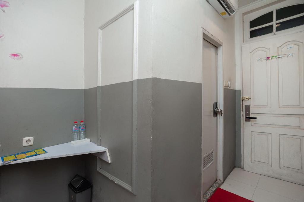 Fotografie z fotogalerie ubytování RedDoorz Plus @ Kemayoran v destinaci Jakarta