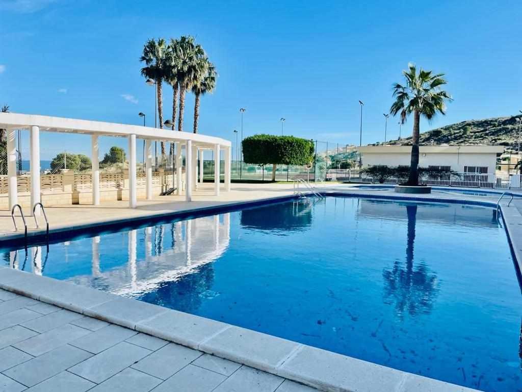 Apartamento entre mar y montaña Pueblo Acantilado, Alicante ...