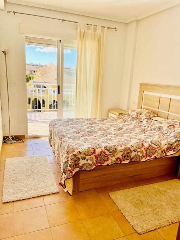 Apartamento entre mar y montaña Pueblo Acantilado, Alicante ...