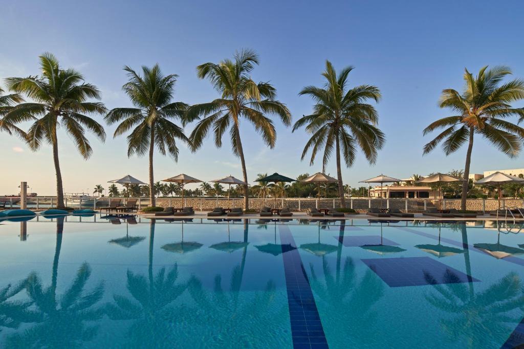 Bazén v ubytovaní Juweira Boutique Hotel Adult only alebo v jeho blízkosti