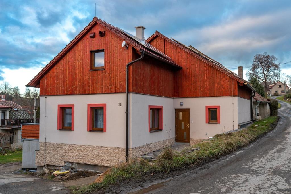 Budova, v ktorej sa dovolenkový dom nachádza