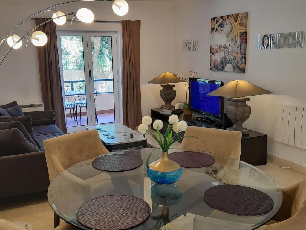 Posezení v ubytování Luxury Apartment near Cascais Town & Marina