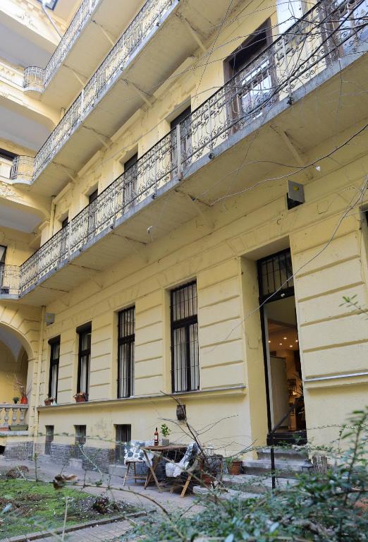 Budova, v ktorej sa apartmán nachádza