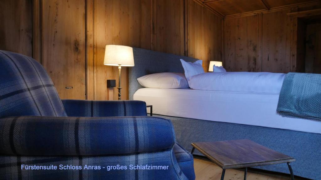 Postel nebo postele na pokoji v ubytování Landhaus & Schloss Anras